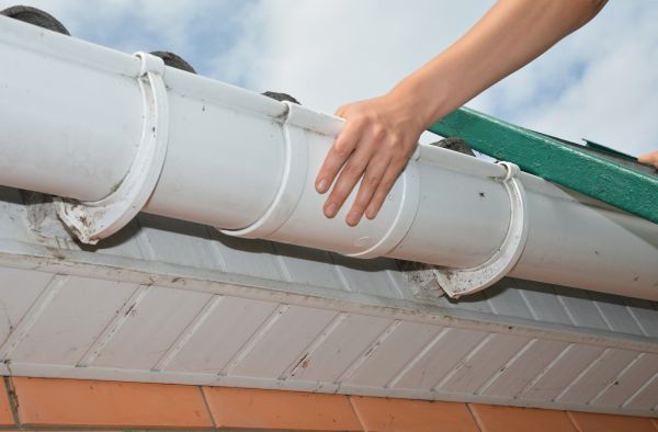 Cost of Gutter Reattachment in Salt Lake City